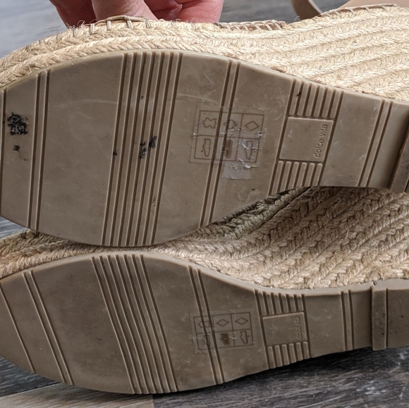 Dolce Vita Wedges - Picture 5 of 7